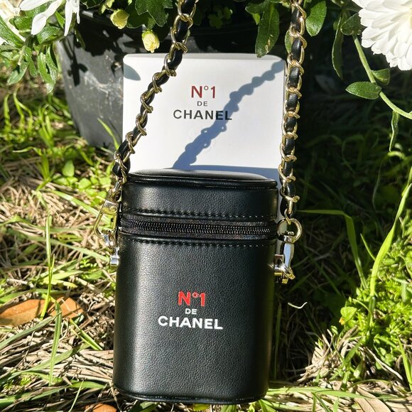 Chanel No. 1 GWP Black Crossbody Hard Sided Lipstick/Card/Cash/Key Case NEW - Picture 2 of 14
